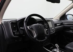 Червоний Міцубісі Outlander PHEV, об'ємом двигуна 2.36 л та пробігом 71 тис. км за 25644 $, фото 13 на Automoto.ua