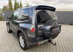 Міцубісі Паджеро 2007 у Європі на Automoto.ua Сірий Міцубісі Паджеро, об'ємом двигуна 3.2 л та пробігом 153 тис. км за 14999 $, фото 5 на Automoto.ua
