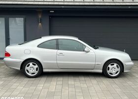 Мерседес ЦЛК-Класс 1999 в Европе на Automoto.ua Серый Мерседес ЦЛК-Класс, объемом двигателя 3.2 л и пробегом 49 тыс. км за 46900 $, фото 2 на Automoto.ua