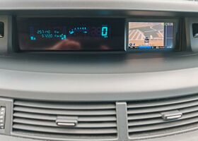 Рено Гранд Эспейс 2012 в Европе на Automoto.ua Серебряный Рено Гранд Эспейс, объемом двигателя 2 л и пробегом 257 тыс. км за 4590 $, фото 18 на Automoto.ua