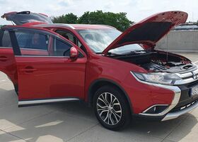 Мицубиси Аутлендер 2016 в Европе на Automoto.ua Мицубиси Аутлендер, объемом двигателя 2.27 л и пробегом 141 тыс. км за 74000 $, фото 30 на Automoto.ua