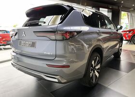 Мицубиси Аутлендер 2024 в Европе на Automoto.ua Серый Мицубиси Аутлендер, объемом двигателя 2.36 л и пробегом 12 тыс. км за 54188 $, фото 4 на Automoto.ua