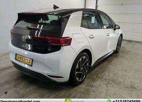 Фольксваген ID.3 2020 в Европе на Automoto.ua Белый Фольксваген ID.3, объемом двигателя 0 л и пробегом 146 тыс. км за 14762 $, фото 1 на Automoto.ua