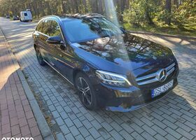 Мерседес Ц-Клас 2019 у Європі на Automoto.ua Чорний Мерседес Ц-Клас, об'ємом двигуна 1 л та пробігом 166 тис. км за 20073 $, фото 3 на Automoto.ua
