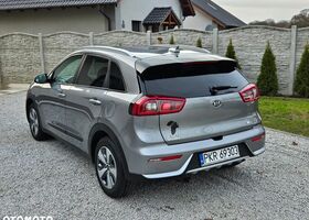 Кіа Niro, об'ємом двигуна 1.58 л та пробігом 159 тис. км за 12635 $, фото 3 на Automoto.ua