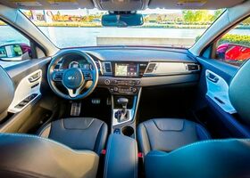 Kia Niro 2017 на тест-драйве, фото 6