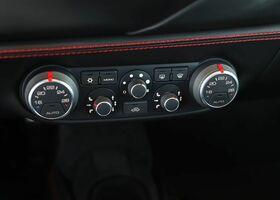 Червоний Феррарі 488 GTB, об'ємом двигуна 3.9 л та пробігом 22 тис. км за 261099 $, фото 11 на Automoto.ua