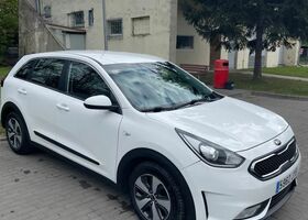 Киа Niro, объемом двигателя 1.58 л и пробегом 314 тыс. км за 11663 $, фото 5 на Automoto.ua