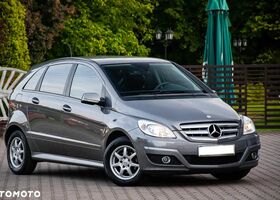 Мерседес Б-класс 2009 в Европе на Automoto.ua Серый Мерседес Б-класс, объемом двигателя 1 л и пробегом 219 тыс. км за 4819 $, фото 7 на Automoto.ua
