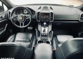 Порше Cayenne, об'ємом двигуна 4.13 л та пробігом 280 тис. км за 39741 $, фото 6 на Automoto.ua