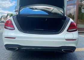 Мерседес Е-Класс 2018 в Европе на Automoto.ua Мерседес Е-Класс, объемом двигателя 1.99 л и пробегом 76 тыс. км за 107010 $, фото 12 на Automoto.ua