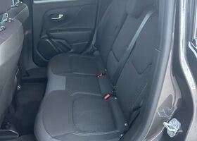 Джип Ренегат 2019 в Европе на Automoto.ua Серый Джип Ренегат, объемом двигателя 1.33 л и пробегом 49 тыс. км за 25777 $, фото 6 на Automoto.ua