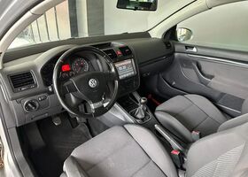 Фольксваген Гольф 2007 у Європі на Automoto.ua Сірий Фольксваген Гольф, об'ємом двигуна 1.6 л та пробігом 220 тис. км за 3502 $, фото 6 на Automoto.ua