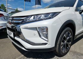 Мицубиси Eclipse Cross 2018 в Европе на Automoto.ua Мицубиси Eclipse Cross, объемом двигателя 1.5 л и пробегом 88 тыс. км за 16990 $, фото 4 на Automoto.ua