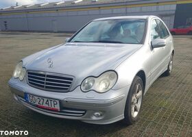 Мерседес Ц-Класс 2004 в Европе на Automoto.ua Серый Мерседес Ц-Класс, объемом двигателя 1 л и пробегом 260 тыс. км за 3229 $, фото 8 на Automoto.ua
