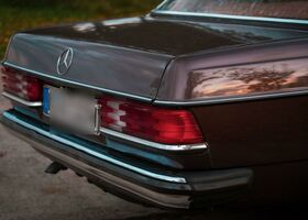 Мерседес 200 1982 в Европе на Automoto.ua Коричневый Мерседес 200, объемом двигателя 0 л и пробегом 241 тыс. км за 7499 $, фото 7 на Automoto.ua