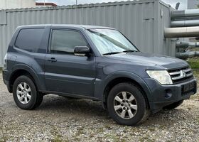 Міцубісі Паджеро 2008 у Європі на Automoto.ua Сірий Міцубісі Паджеро, об'ємом двигуна 3.2 л та пробігом 356 тис. км за 4750 $, фото 4 на Automoto.ua