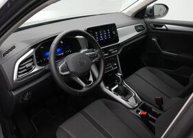 Фольксваген Ті-Рок 2024 у Європі на Automoto.ua Срібний Фольксваген Ті-Рок, об'ємом двигуна 1.5 л та пробігом 30 тис. км за 37708 $, фото 1 на Automoto.ua