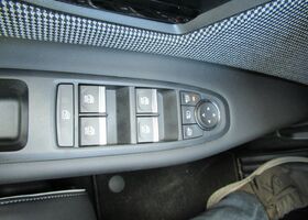 Рено R 4 2025 в Европе на Automoto.ua Зеленый Рено R 4, объемом двигателя 0 л и пробегом 2 тыс. км за 44111 $, фото 4 на Automoto.ua