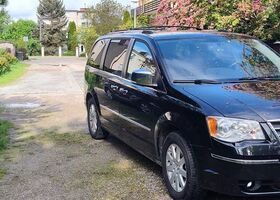 Крайслер Grand Voyager, об'ємом двигуна 2.78 л та пробігом 233 тис. км за 8207 $, фото 2 на Automoto.ua