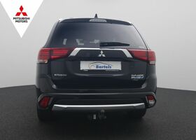 Чорний Міцубісі Outlander PHEV, об'ємом двигуна 2 л та пробігом 74 тис. км за 24552 $, фото 6 на Automoto.ua