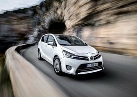 Toyota Verso 2016 на тест-драйве, фото 6