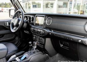 Чорний Джип Wrangler, об'ємом двигуна 2 л та пробігом 1 тис. км за 94672 $, фото 13 на Automoto.ua