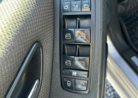 Мерседес Б-клас 2011 у Європі на Automoto.ua Сірий Мерседес Б-клас, об'ємом двигуна 1 л та пробігом 367 тис. км за 4819 $, фото 12 на Automoto.ua