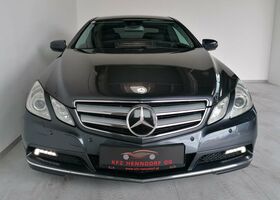 Сірий Мерседес E 250, об'ємом двигуна 2.14 л та пробігом 200 тис. км за 15190 $, фото 1 на Automoto.ua