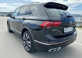 Черный Фольксваген Tiguan Allspace, объемом двигателя 1.97 л и пробегом 94 тыс. км за 45346 $, фото 2 на Automoto.ua