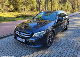 Мерседес Ц-Клас 2019 у Європі на Automoto.ua Чорний Мерседес Ц-Клас, об'ємом двигуна 1 л та пробігом 166 тис. км за 20073 $, фото 2 на Automoto.ua