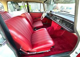 Мерседес 200 1967 в Европе на Automoto.ua Белый Мерседес 200, объемом двигателя 0 л и пробегом 137 тыс. км за 22749 $, фото 11 на Automoto.ua