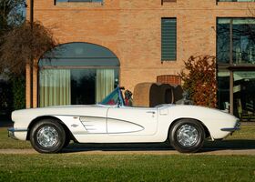 Шевроле Корвет 1961 в Европе на Automoto.ua Белый Шевроле Корвет, объемом двигателя 0 л и пробегом 25 тыс. км за 68726 $, фото 3 на Automoto.ua