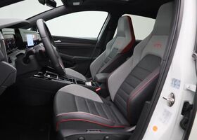 Фольксваген Гольф ГТІ 2023 у Європі на Automoto.ua Білий Фольксваген Гольф ГТІ, об'ємом двигуна 1.98 л та пробігом 14 тис. км за 58118 $, фото 7 на Automoto.ua