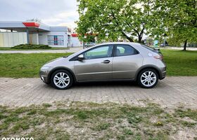 Хонда Цивик, объемом двигателя 1.8 л и пробегом 180 тыс. км за 6890 $, фото 7 на Automoto.ua