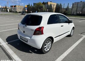 Тойота Ярис, объемом двигателя 1 л и пробегом 219 тыс. км за 2052 $, фото 1 на Automoto.ua