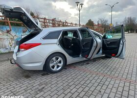 Хендай и40, объемом двигателя 1.69 л и пробегом 266 тыс. км за 7106 $, фото 9 на Automoto.ua