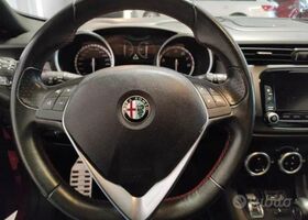 Червоний Альфа Ромео Giulietta, об'ємом двигуна 1.74 л та пробігом 94 тис. км за 24220 $, фото 6 на Automoto.ua