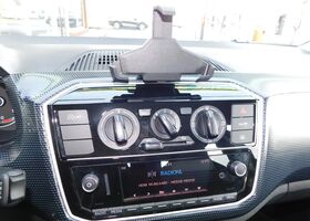 Фольксваген Ап 2023 в Европе на Automoto.ua Черный Фольксваген Ап, объемом двигателя 1 л и пробегом 47 тыс. км за 16300 $, фото 12 на Automoto.ua