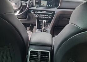 Киа Sportage, объемом двигателя 1.6 л и пробегом 137 тыс. км за 17495 $, фото 8 на Automoto.ua