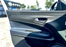 Альфа Ромео Джуниор 2025 в Европе на Automoto.ua Синий Альфа Ромео Джуниор, объемом двигателя 1 л и пробегом 2 тыс. км за 31453 $, фото 14 на Automoto.ua