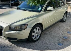 Зелений Вольво S40, об'ємом двигуна 2 л та пробігом 199 тис. км за 1024 $, фото 1 на Automoto.ua