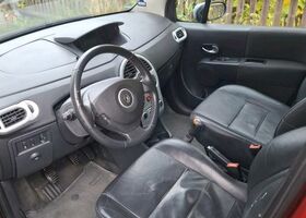 Рено Grand Modus 2008 в Европе на Automoto.ua Красный Рено Grand Modus, объемом двигателя 0 л и пробегом 18 тыс. км за 1500 $, фото 2 на Automoto.ua