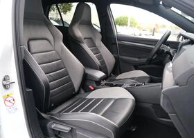 Фольксваген Golf GTE 2020 у Європі на Automoto.ua Білий Фольксваген Golf GTE, об'ємом двигуна 1.4 л та пробігом 78 тис. км за 31986 $, фото 11 на Automoto.ua