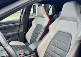 Фольксваген Гольф 2021 в Европе на Automoto.ua Черный Фольксваген Гольф, объемом двигателя 1.98 л и пробегом 73 тыс. км за 43279 $, фото 10 на Automoto.ua