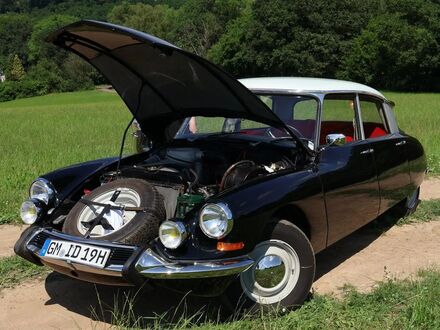 Ситроен ДС 1966 в Европе на Automoto.ua Черный Ситроен ДС, объемом двигателя 1.97 л и пробегом 99 тыс. км за 37360 $, фото 1 на Automoto.ua