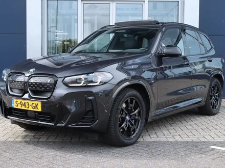БМВ iX3 2023 в Европе на Automoto.ua Серый БМВ iX3, объемом двигателя 0 л и пробегом 68 тыс. км за 53891 $, фото 1 на Automoto.ua