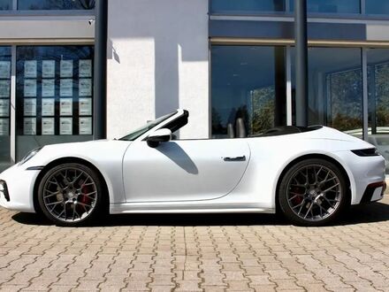 Порше 911 2019 у Європі на Automoto.ua Білий Порше 911, об'ємом двигуна 0 л та пробігом 17 тис. км за 185237 $, фото 1 на Automoto.ua