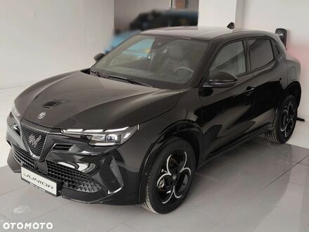 Альфа Ромео Джуніор 2025 у Європі на Automoto.ua Чорний Альфа Ромео Джуніор, об'ємом двигуна 1 л та пробігом 5 тис. км за 31477 $, фото 1 на Automoto.ua