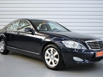 Мерседес С 350 2006 у Європі на Automoto.ua Синій Мерседес С 350, об'ємом двигуна 3.5 л та пробігом 72 тис. км за 21872 $, фото 1 на Automoto.ua